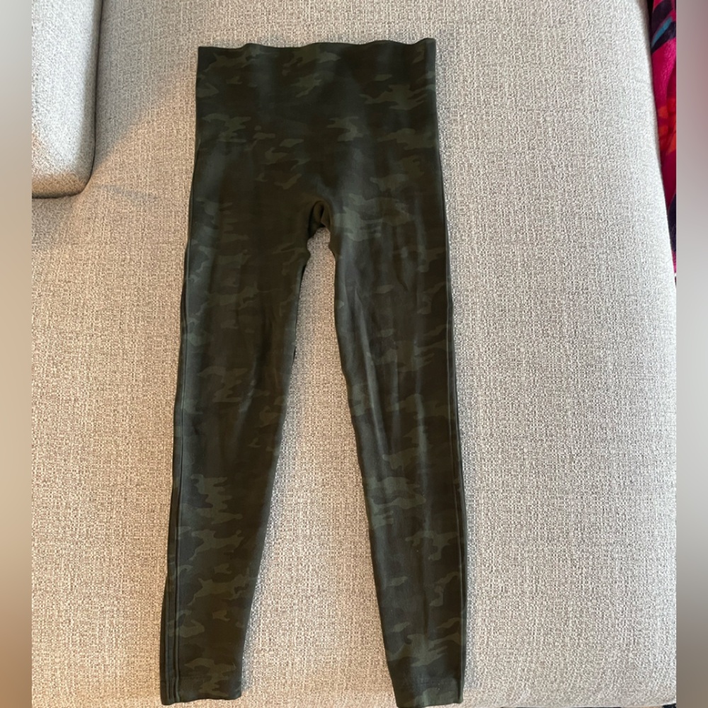 Spanx Camo Green Leggings size small